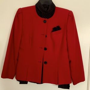 Elegant  timeless design Lord & Taylor brand, comes with free silk shirt